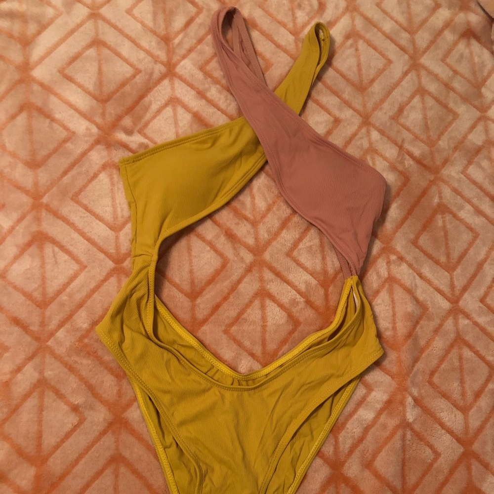 One piece bathing suit